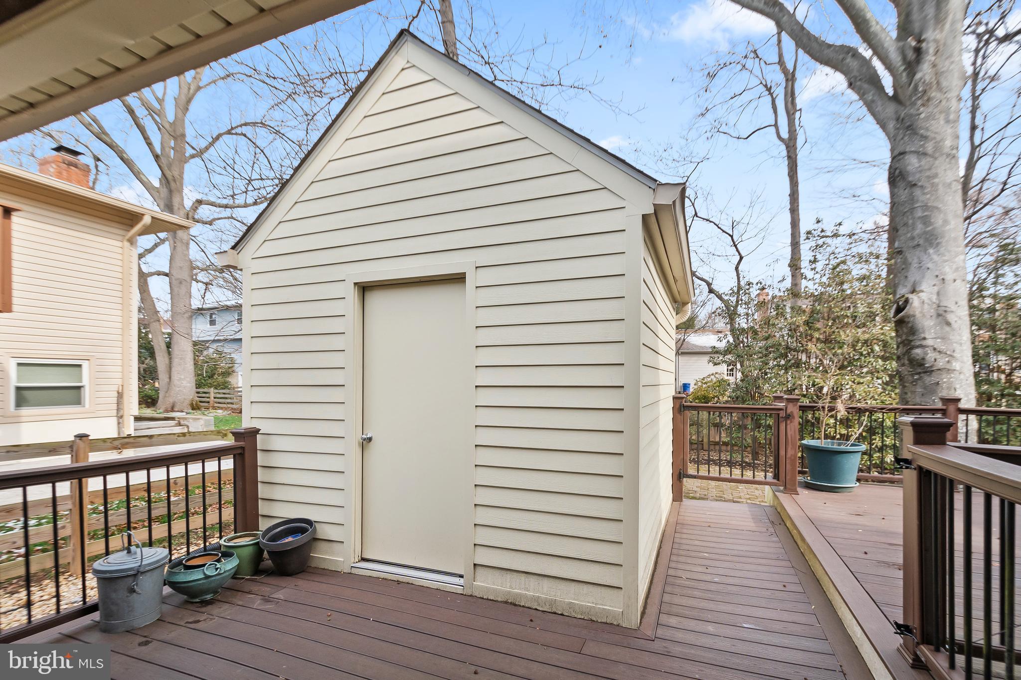 8816 Arley Drive Springfield, VA 22153 - Photo 59 of 59 a view of a balcony with wooden floor