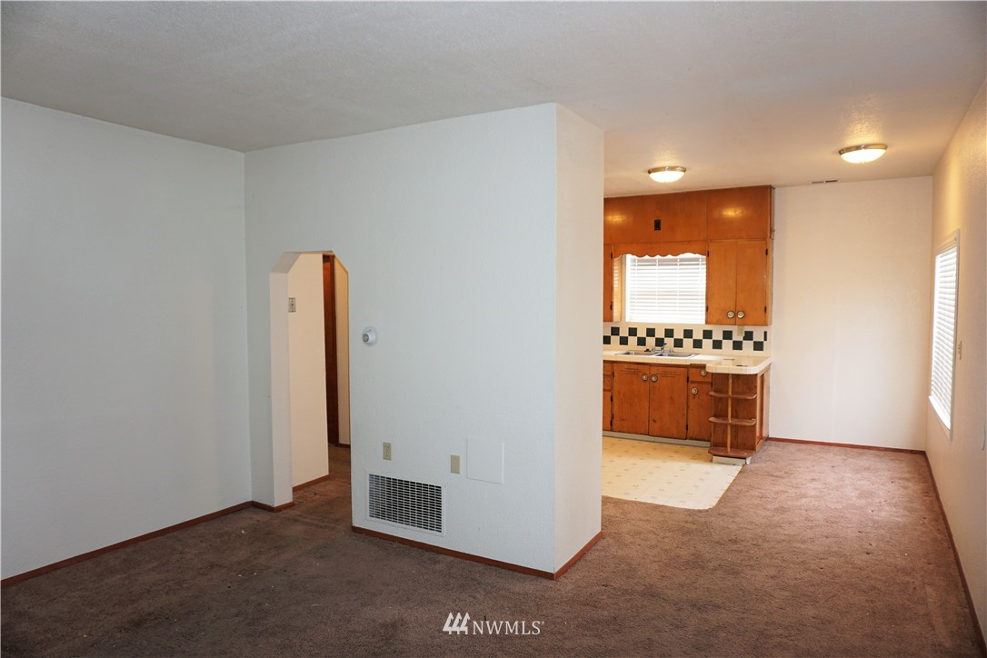 5503 Parker Road East Sumner, WA 98390 - Photo 6 of 19