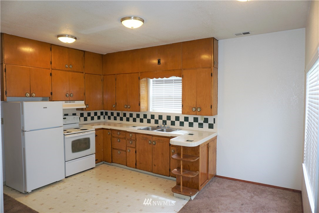 5503 Parker Road East Sumner, WA 98390 - Photo 7 of 19