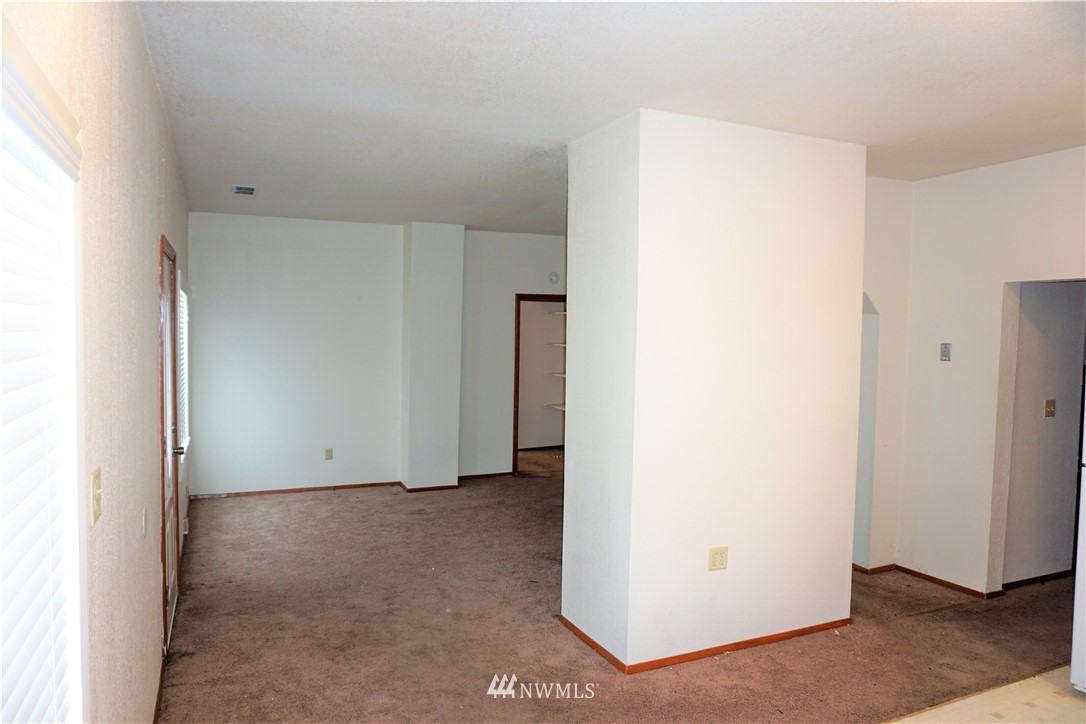 5503 Parker Road East Sumner, WA 98390 - Photo 9 of 19