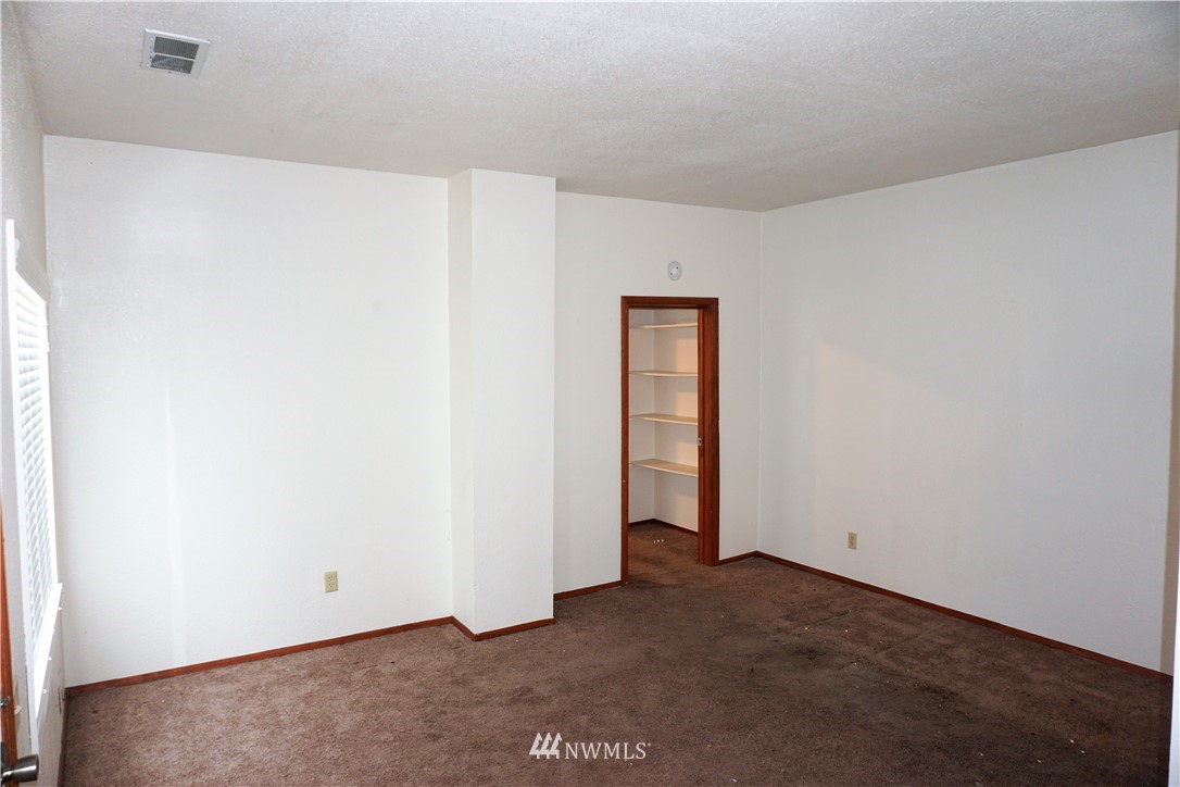 5503 Parker Road East Sumner, WA 98390 - Photo 10 of 19