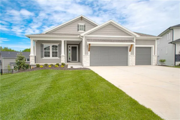 $746,795 | 17171 South Laurelwood Street, Olathe, KS 66062