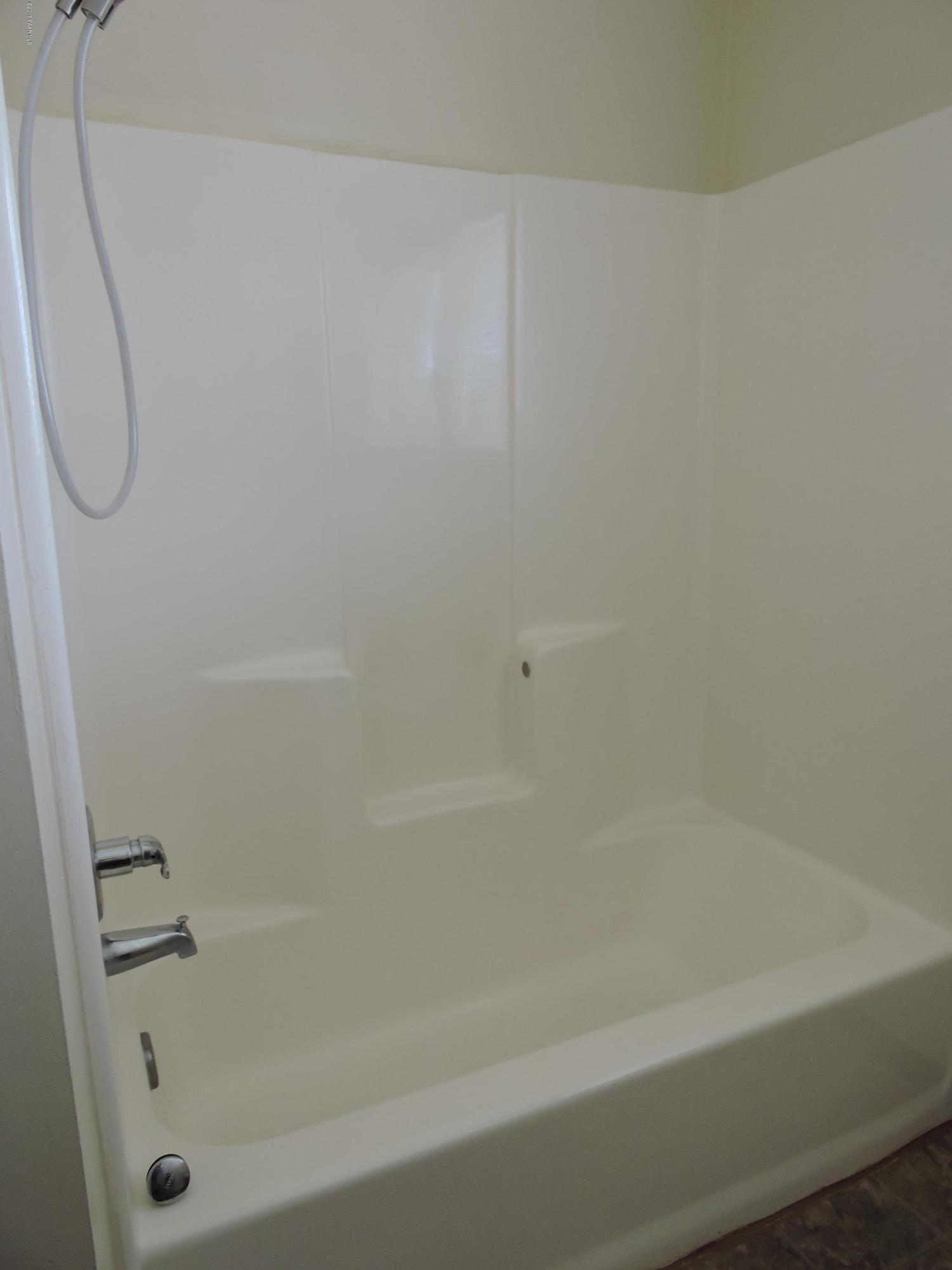 1230 Stetson Road, Unit 12 Prescott, AZ 86303 - Photo 19 of 39 Shower/Tub Combo