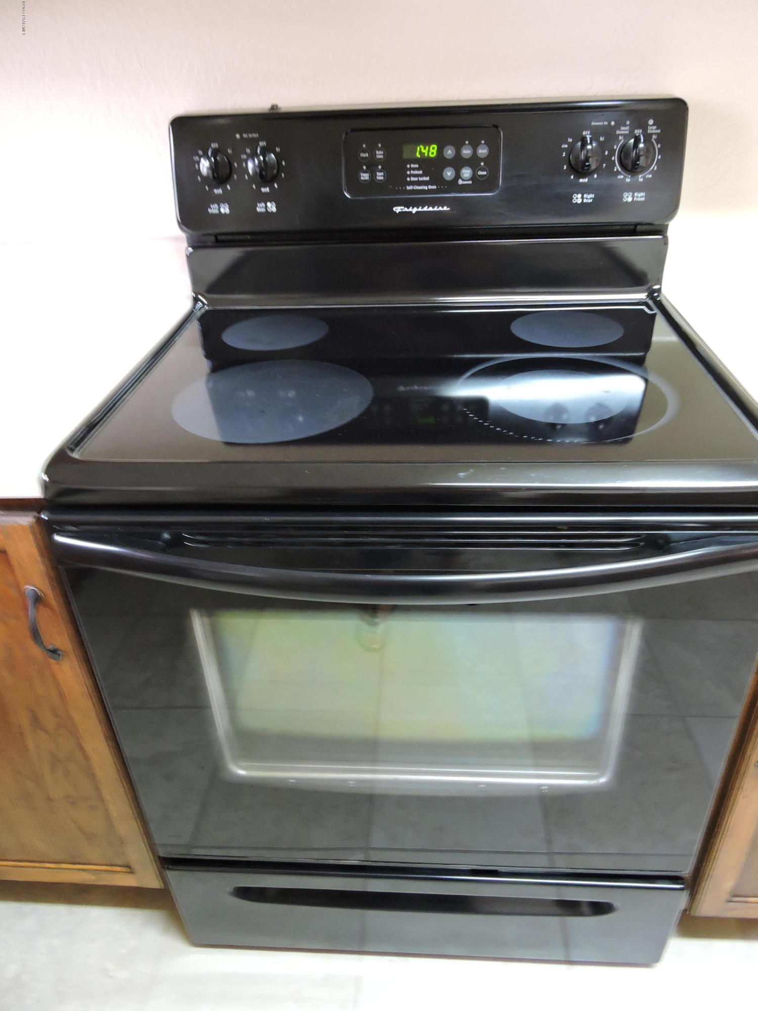 1230 Stetson Road, Unit 12 Prescott, AZ 86303 - Photo 8 of 39 Newer Stove