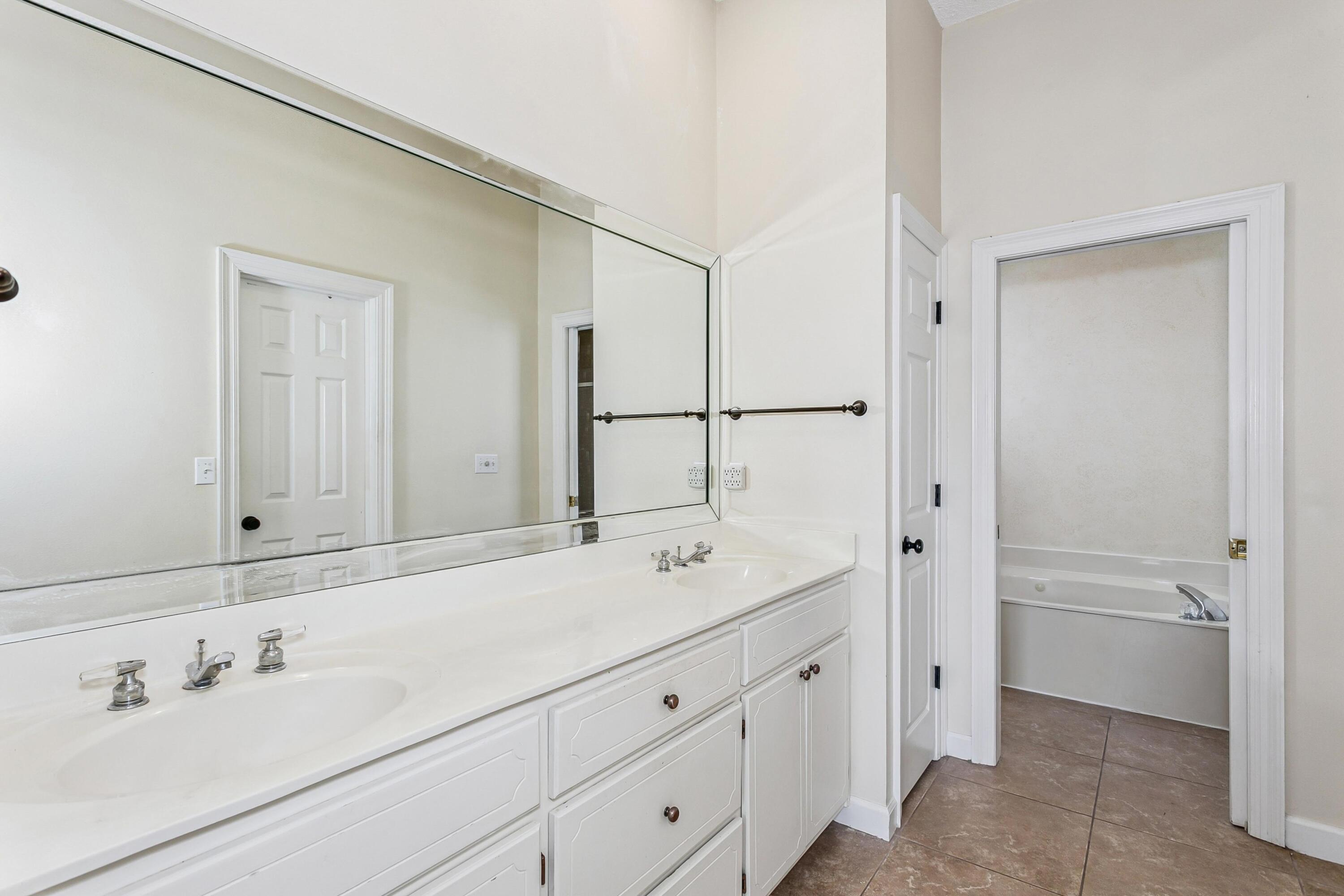 311 Juniper Street Destin, FL 32541 - Photo 21 of 35 Master Bathroom