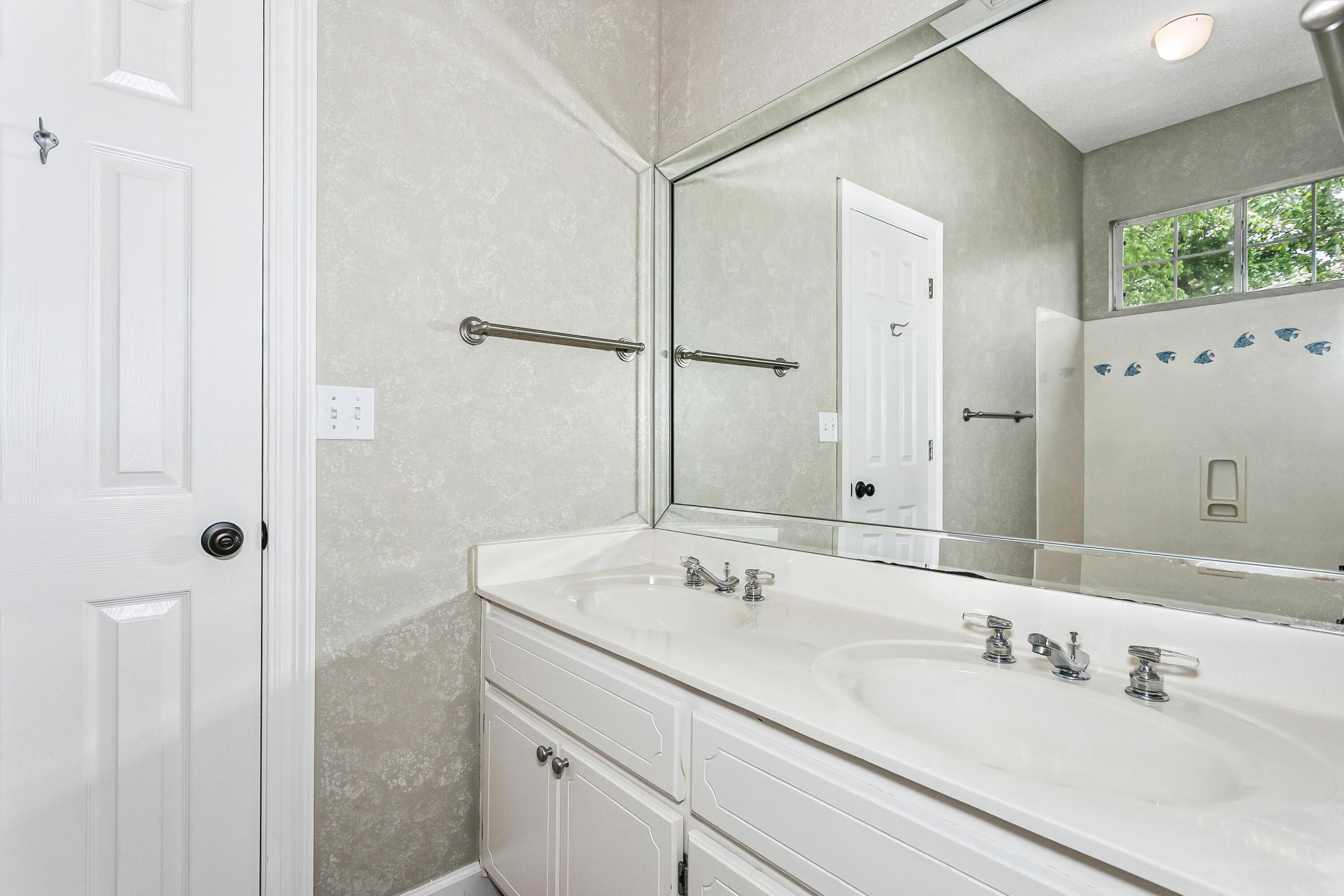311 Juniper Street Destin, FL 32541 - Photo 26 of 35 Jack and Jill Bathroom!