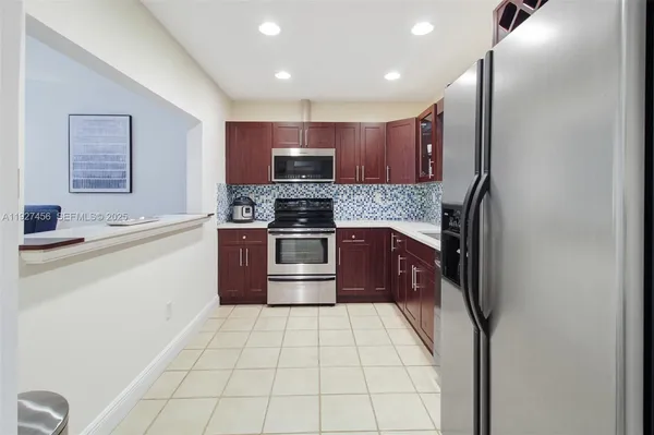 $3,000 | 10629 Southwest 74th Terrace, Miami, FL 33173