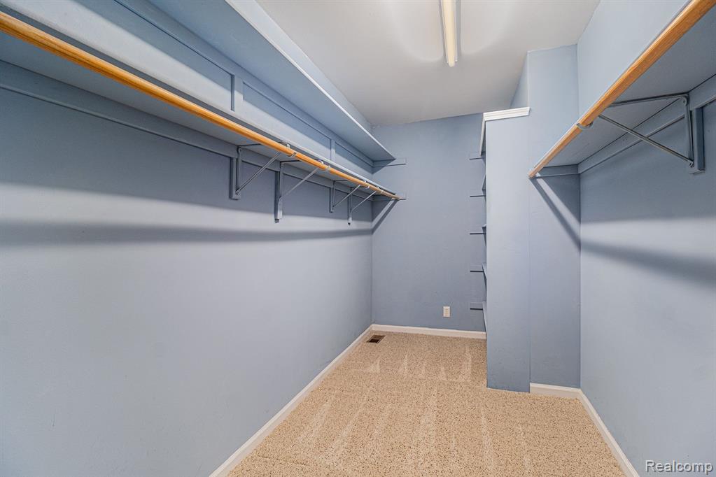 822 Augusta Drive Rochester Hills, MI 48309 - Photo 26 of 35