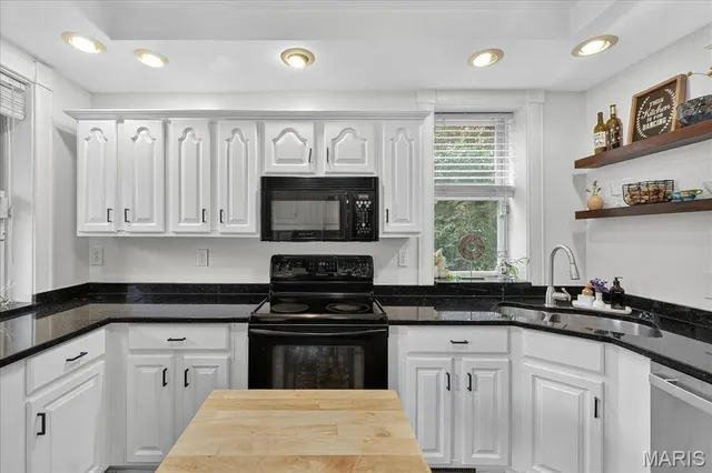 $330,000 | 2327 Park Avenue, St. Louis, MO 63104