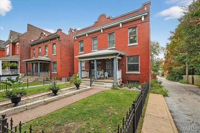 $330,000 | 2327 Park Avenue, St. Louis, MO 63104