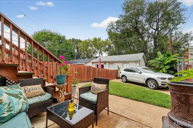 $330,000 | 2327 Park Avenue, St. Louis, MO 63104