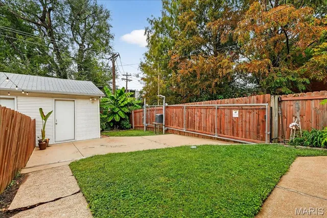 $330,000 | 2327 Park Avenue, St. Louis, MO 63104