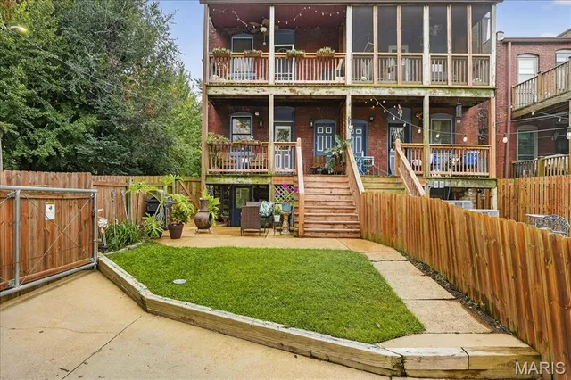 $330,000 | 2327 Park Avenue, St. Louis, MO 63104