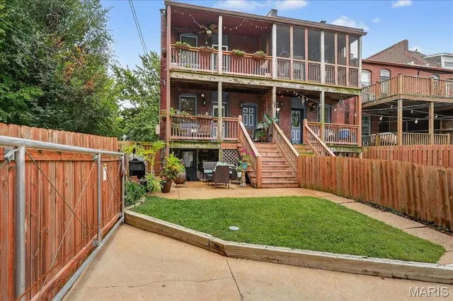 $330,000 | 2327 Park Avenue, St. Louis, MO 63104