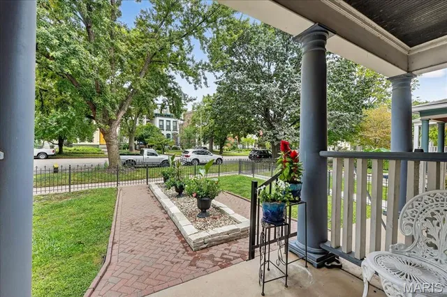 $330,000 | 2327 Park Avenue, St. Louis, MO 63104