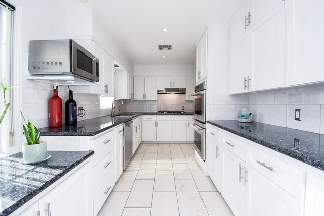 $5,000 | 5666 Overbrook Lane, Houston, TX 77056