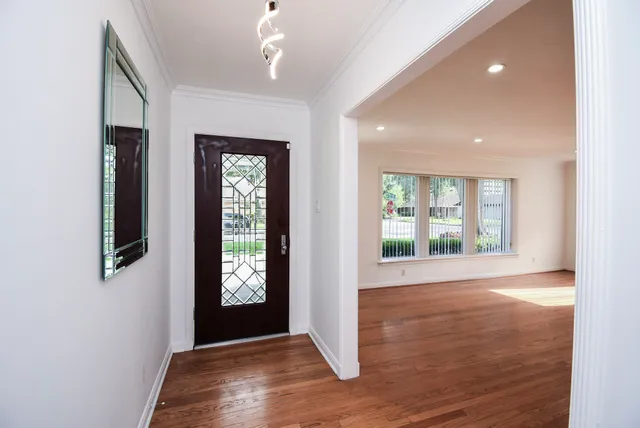 $5,000 | 5666 Overbrook Lane, Houston, TX 77056