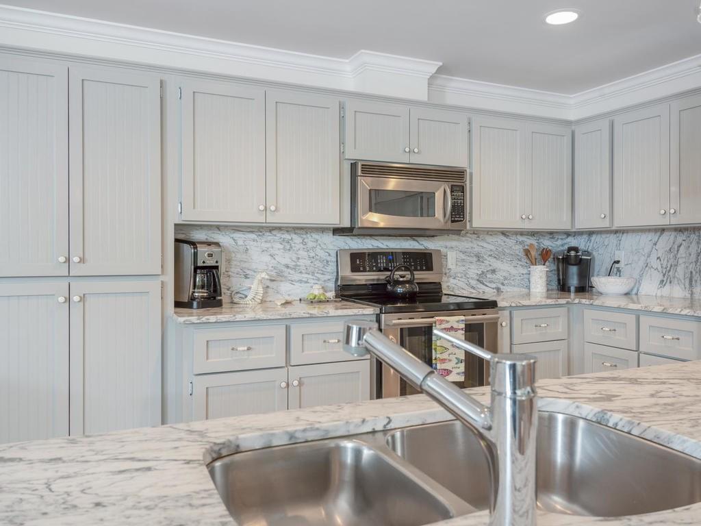205 Holly Road Vero Beach, FL 32963 - Photo 11 of 31 Gallery Image 11