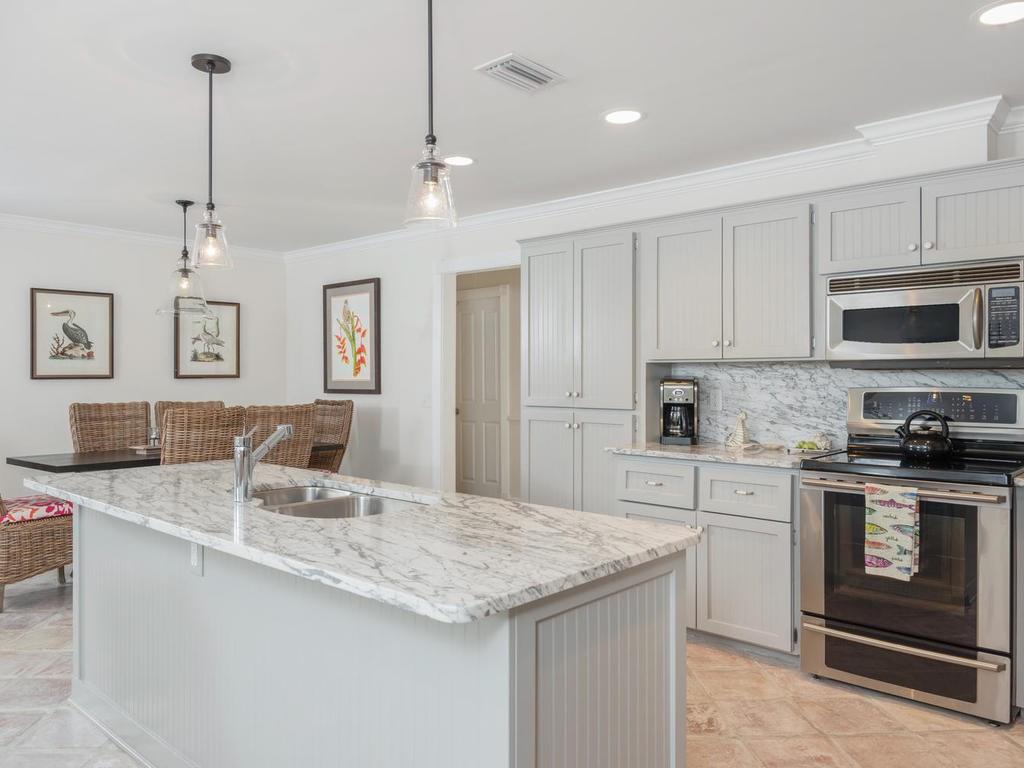 205 Holly Road Vero Beach, FL 32963 - Photo 12 of 31 Gallery Image 12