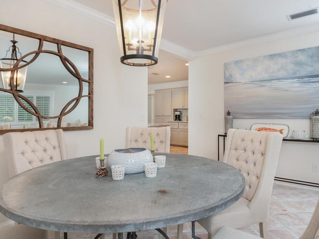 205 Holly Road Vero Beach, FL 32963 - Photo 10 of 31 Gallery Image 10