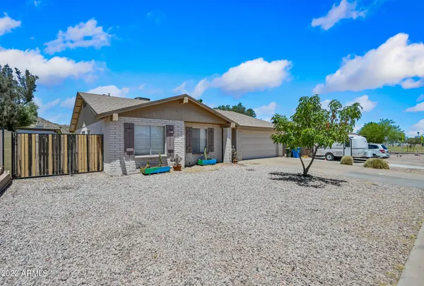 $2,200 | 4390 East Sunrise Drive, Phoenix, AZ 85044