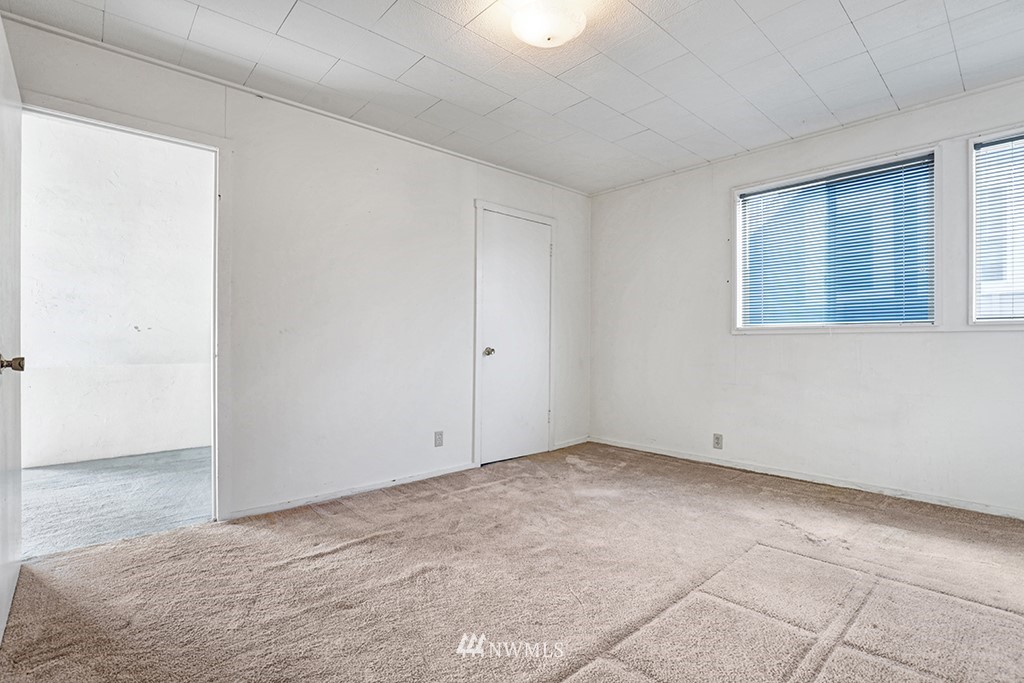 914 North 79th Street Seattle, WA 98103 - Photo 12 of 20