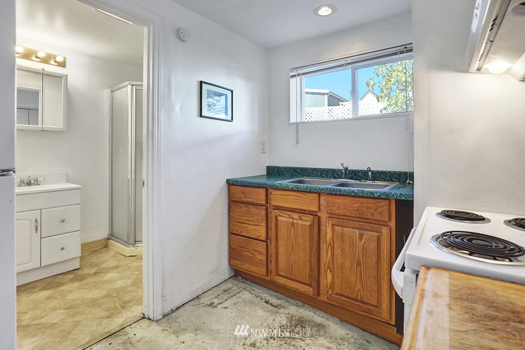 914 North 79th Street Seattle, WA 98103 - Photo 14 of 20