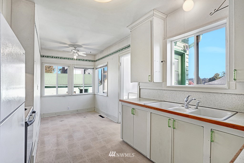 914 North 79th Street Seattle, WA 98103 - Photo 6 of 20