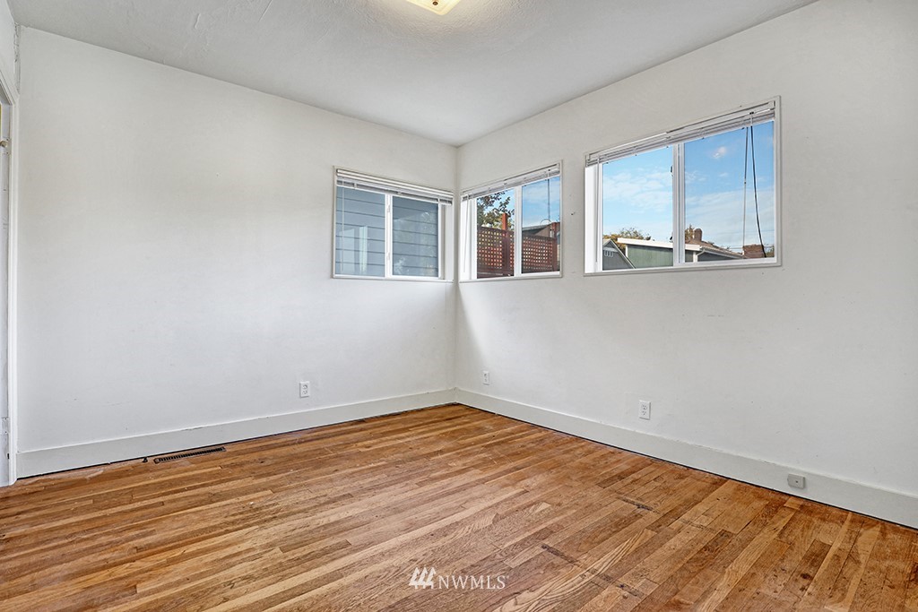914 North 79th Street Seattle, WA 98103 - Photo 9 of 20