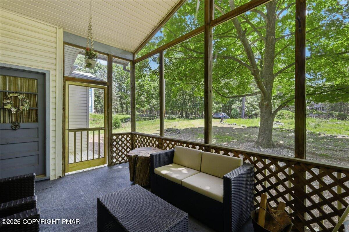 214 Hummingbird Trail Bushkill, PA 18324 - Photo 11 of 34 28-Photo-55