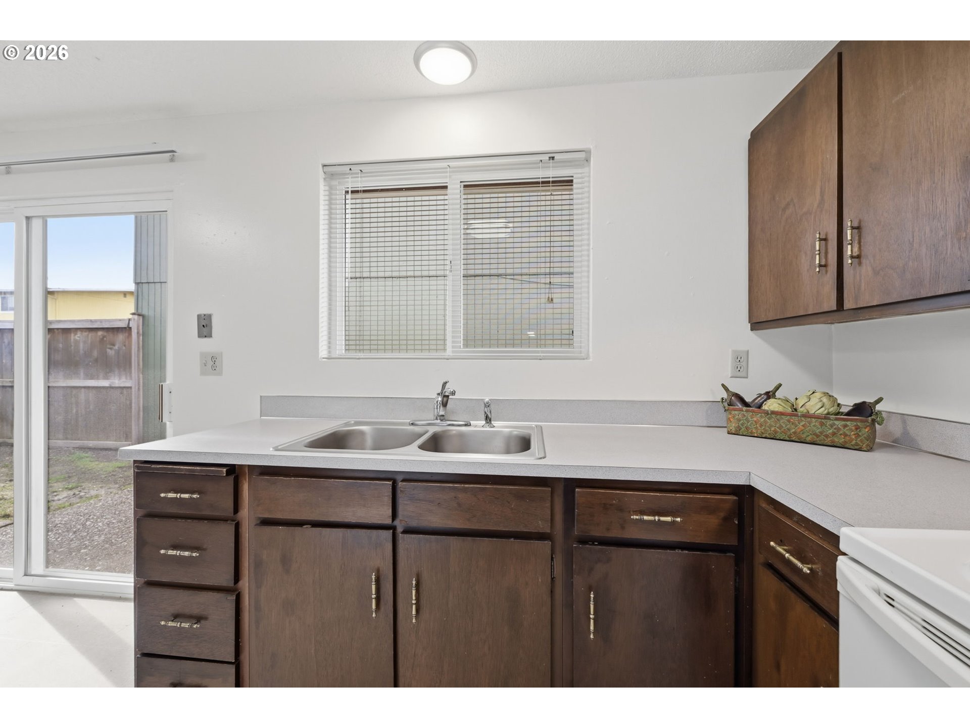 1674 Hayes Street, Unit B Eugene, OR 97402 - Photo 15 of 30