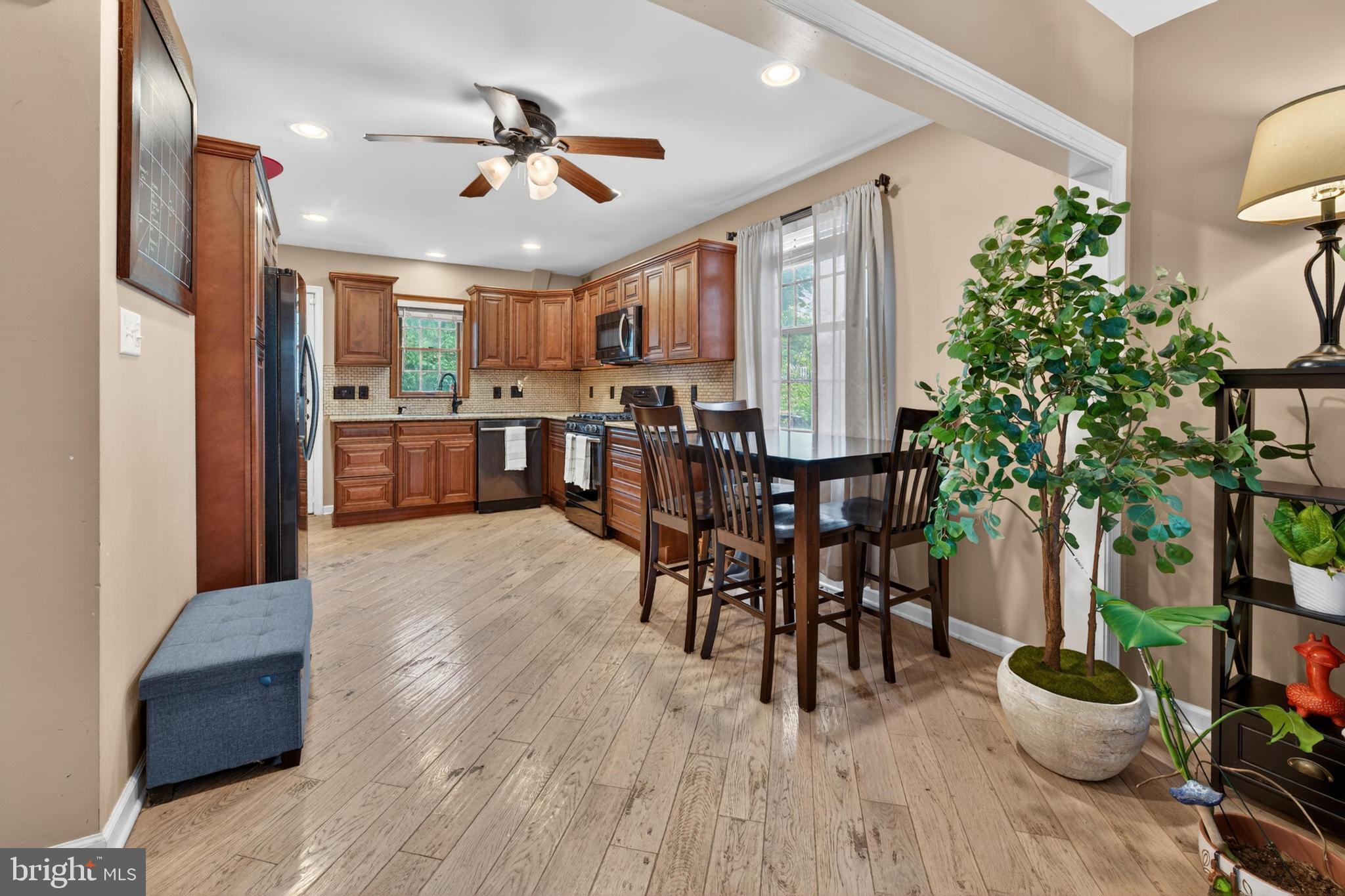 306 Anna Avenue Maple Shade, NJ 08052 - Photo 7 of 31 Updated kitchen with warm wood tones.