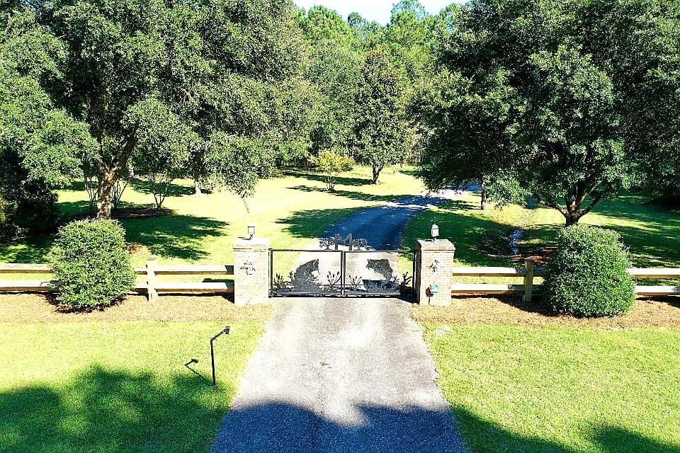 2704 Mt Carmel Road Walterboro, SC 29488 - Photo 3 of 53 242905980_10216488175831526_288826807961