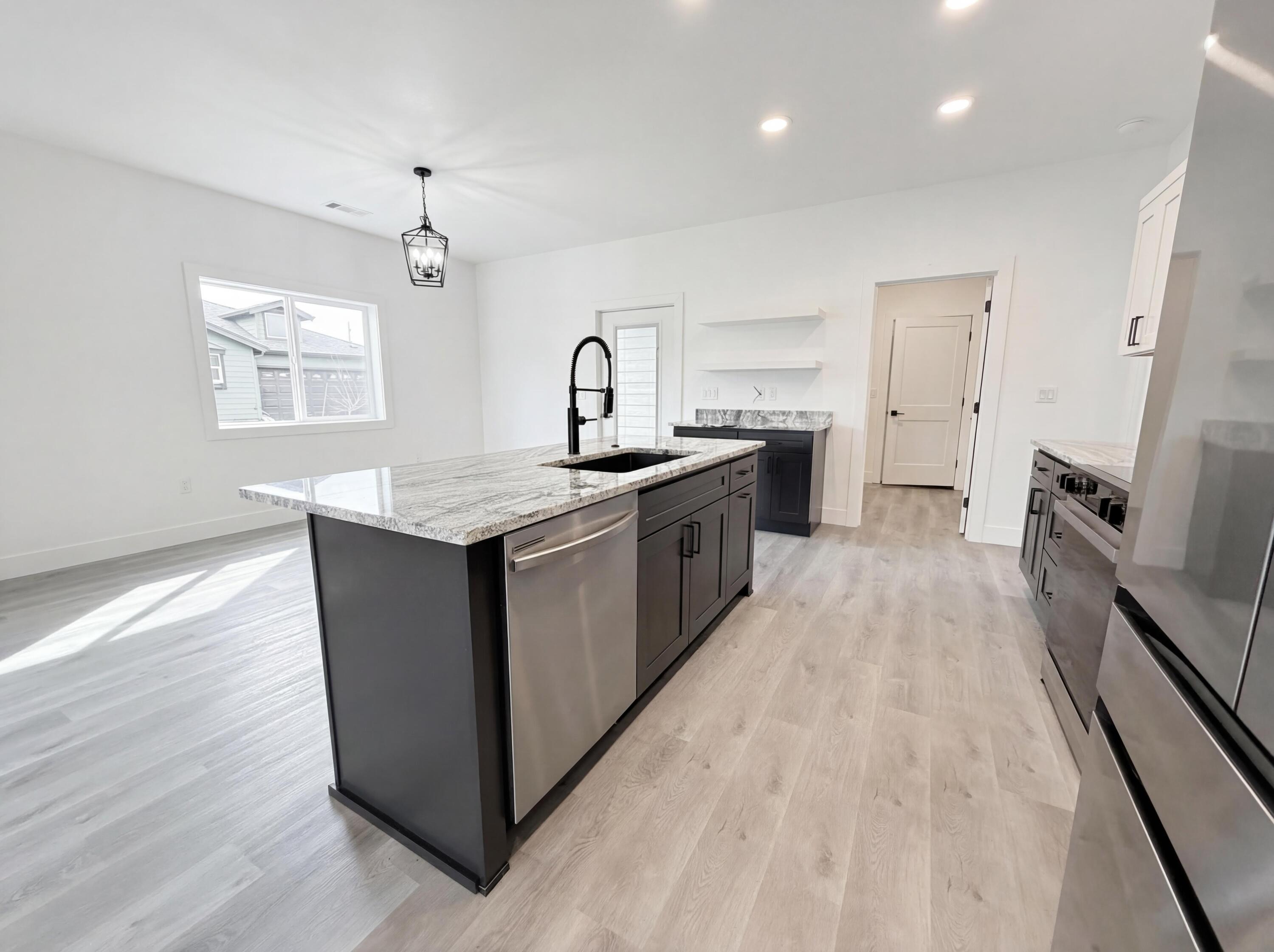 465 Arnos Street Talent, OR 97540 - Photo 21 of 30