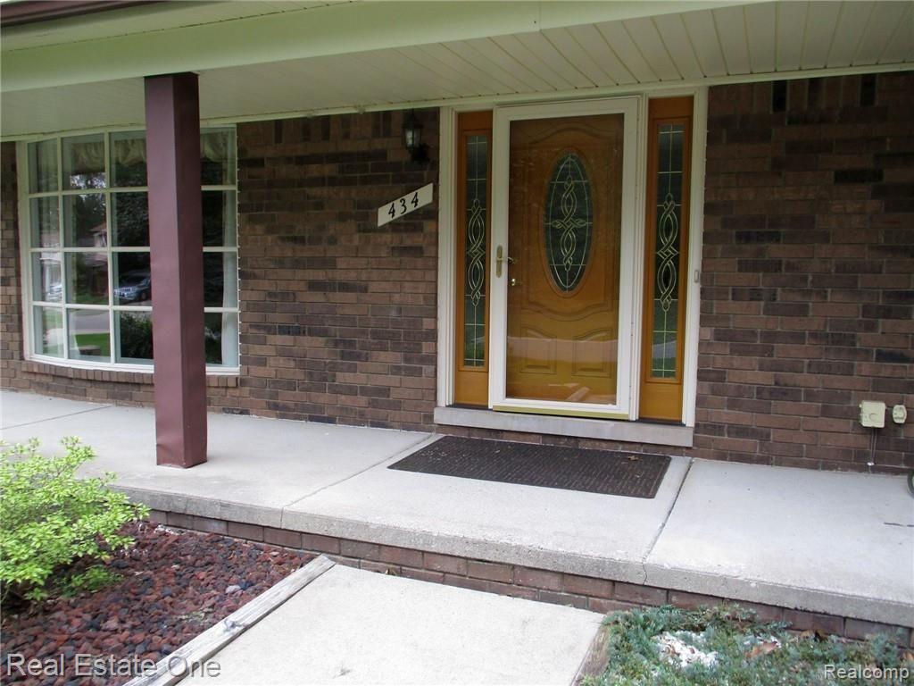 434 Pinehurst Drive Rochester Hills, MI 48309 - Photo 4 of 32