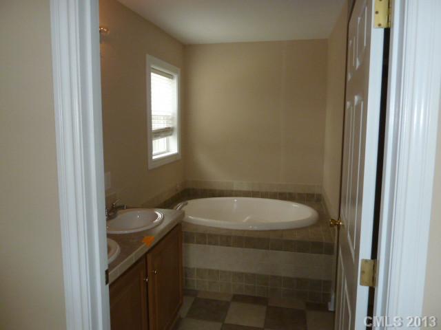 1619 Hensley Road Fort Mill, SC 29715 - Photo 8 of 16 Gallery Image 8