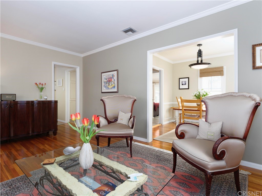 1122 North Niagara Street Burbank, CA 91505 - Photo 5 of 39 a living room with furniture and wooden floor