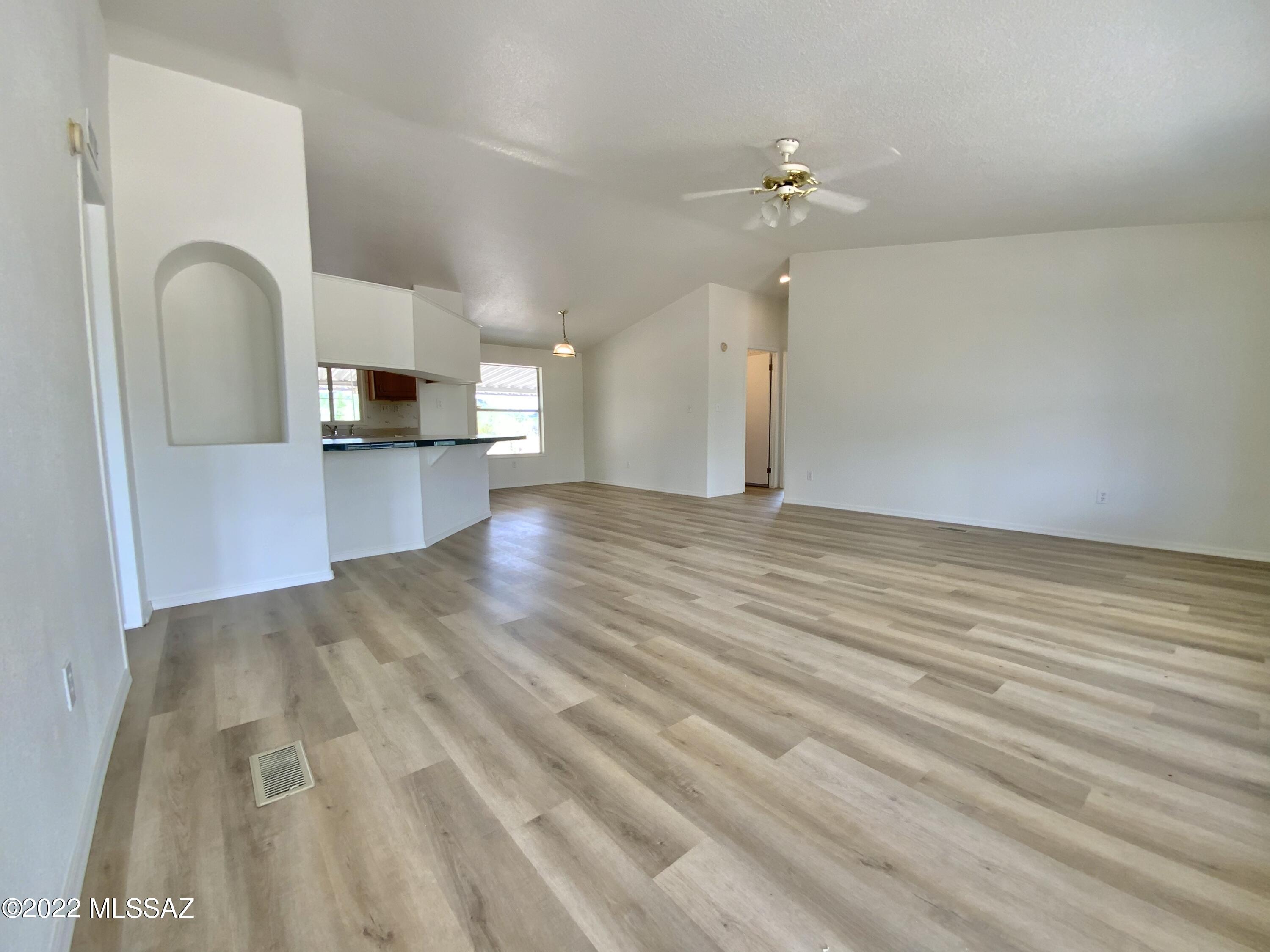 5544 West Irvington Road Tucson, AZ 85757 - Photo 3 of 19 Gallery Image 3