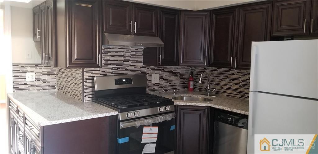 182 Evergreen Road, Unit 8A Edison, NJ 08837 - Photo 5 of 16 Gallery Image 5