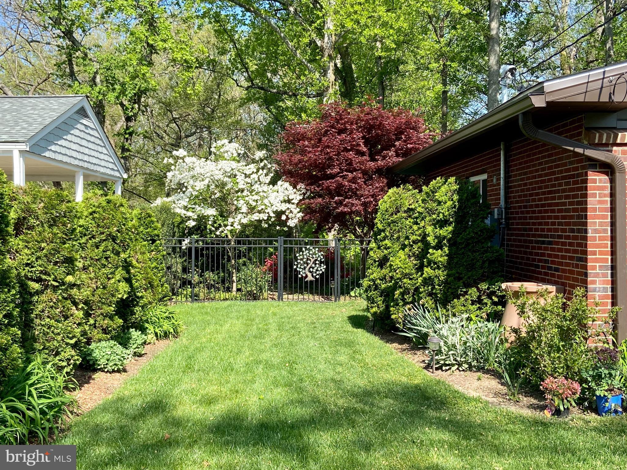 2988 Valley View Road Annapolis, MD 21401 - Photo 14 of 68 Summer photo