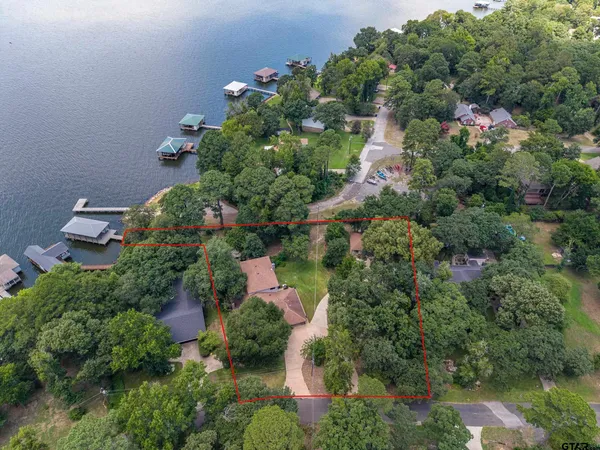 $865,000 | 17594 Carol Circle, Flint, TX 75762