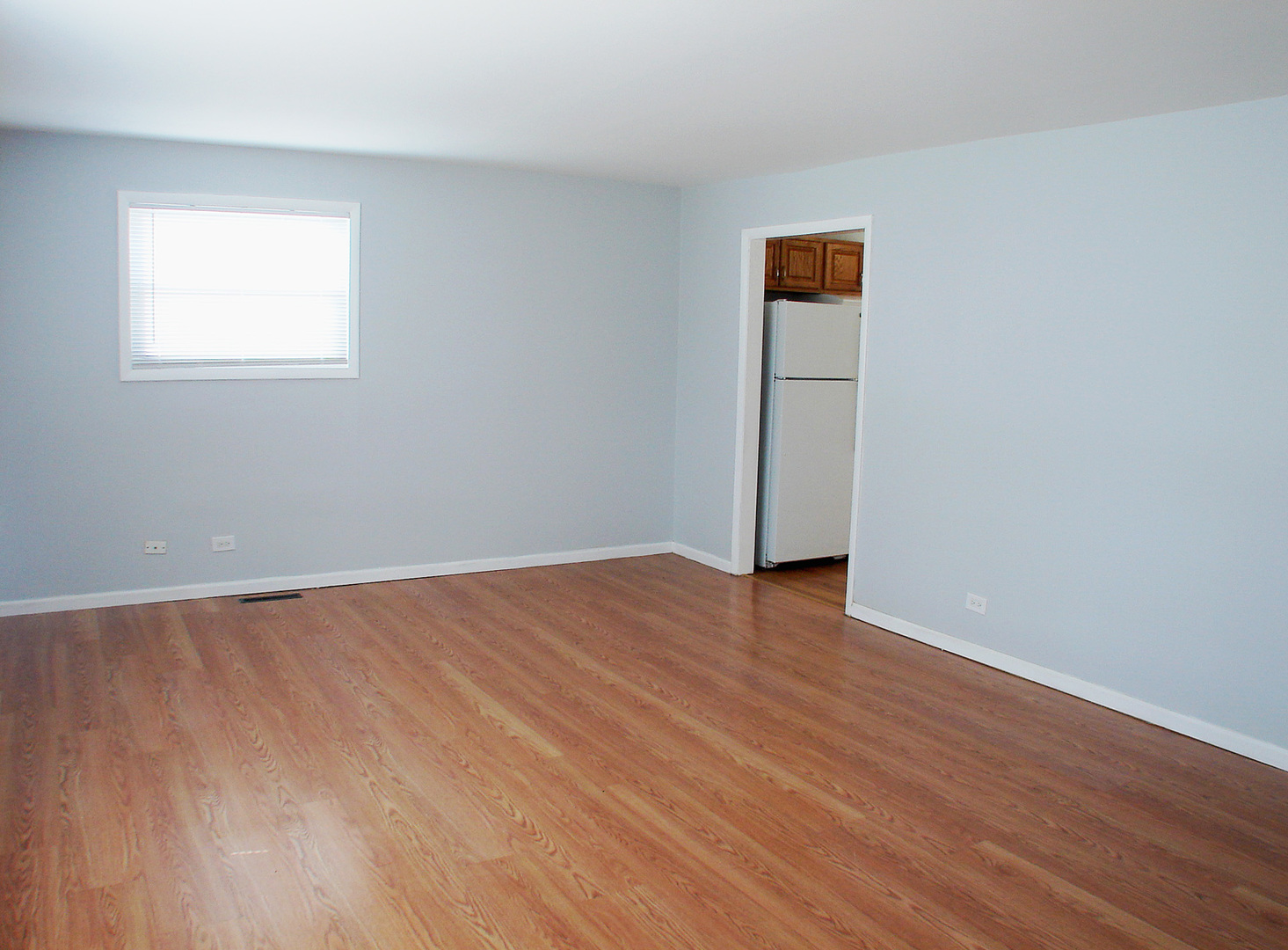 412 Allanson Road Mundelein, IL 60060 - Photo 2 of 28