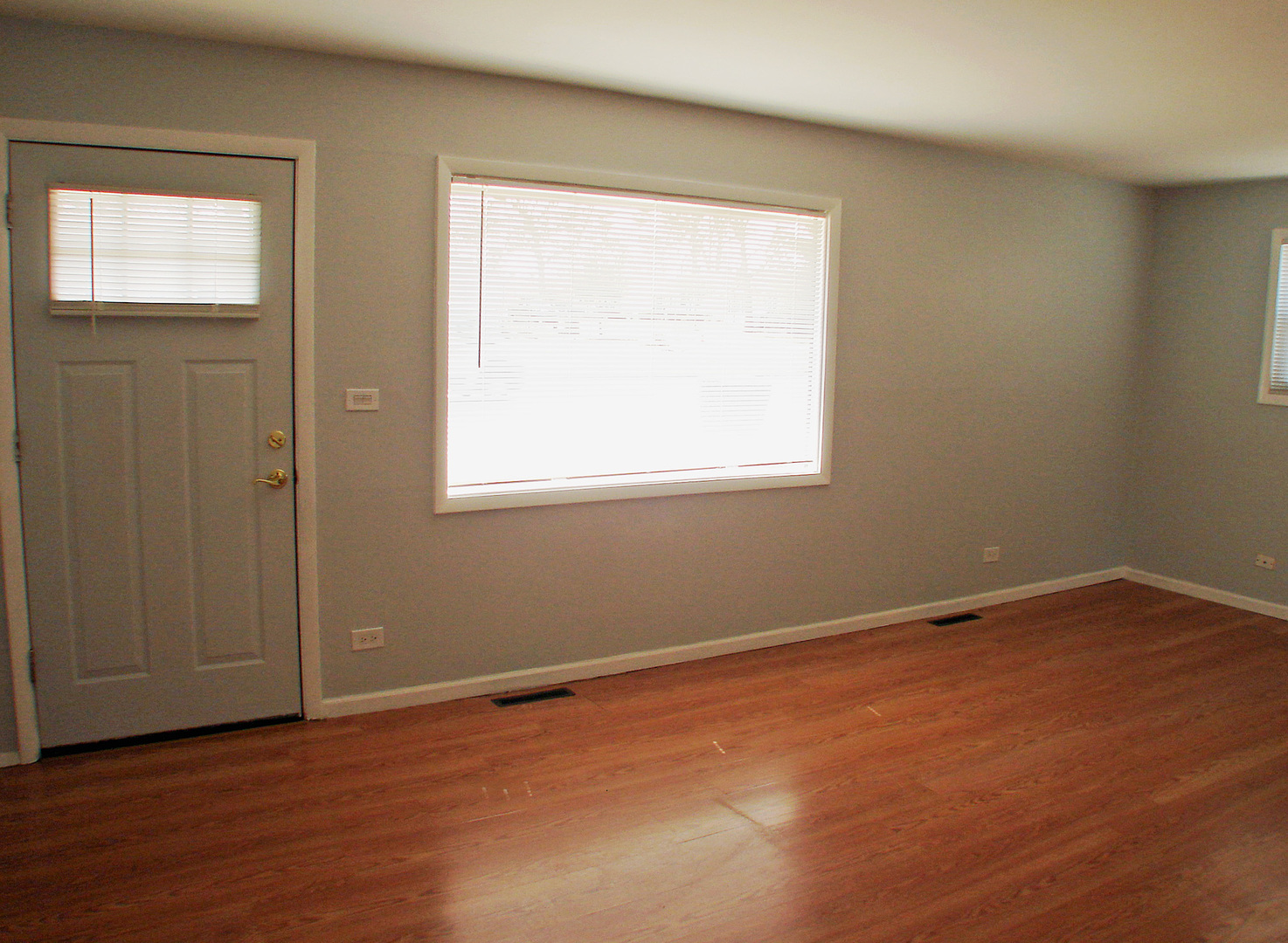 412 Allanson Road Mundelein, IL 60060 - Photo 3 of 28