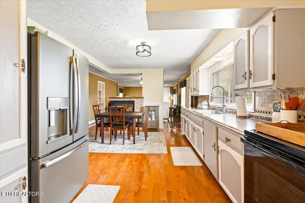 $399,900 | 9137 East Emory Road, Corryton, TN 37721