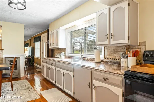 $399,900 | 9137 East Emory Road, Corryton, TN 37721