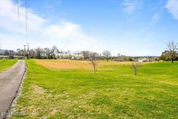 $399,900 | 9137 East Emory Road, Corryton, TN 37721