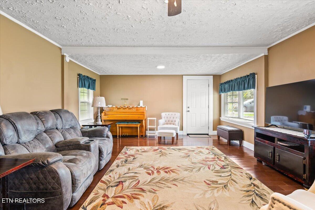 9137 East Emory Road Corryton, TN 37721 - Photo 9 of 47 10-9137 E Emory Rd