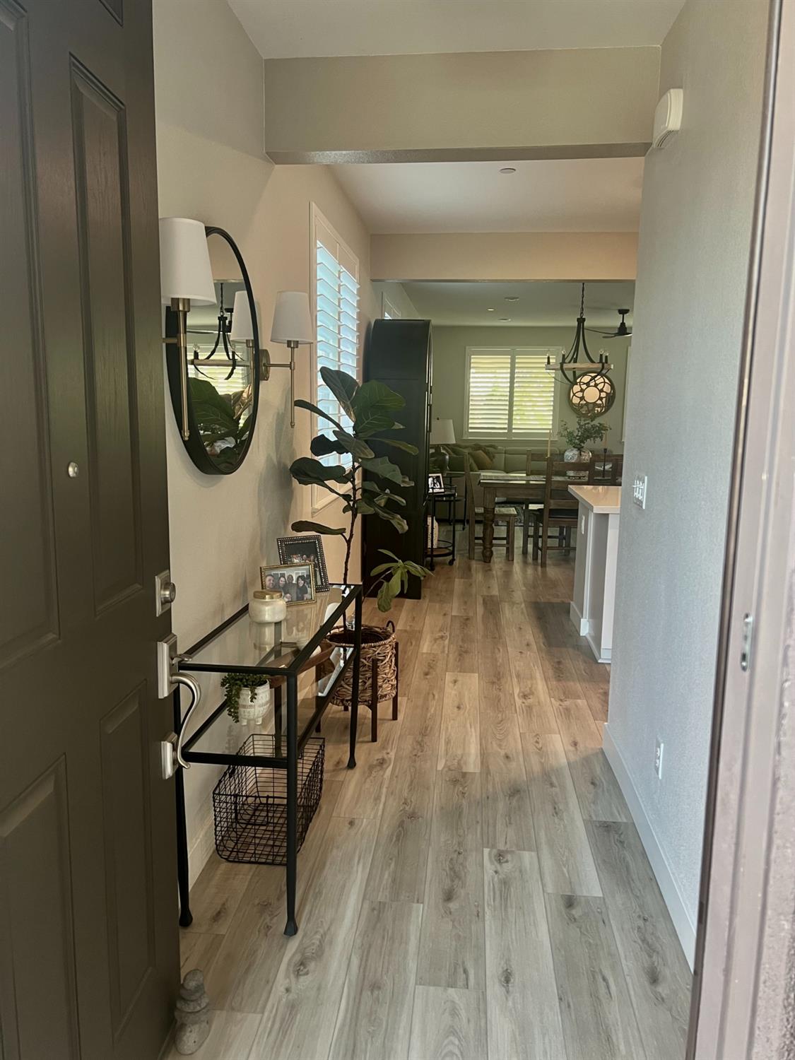 720 Riley Way Lincoln, CA 95648 - Photo 12 of 35 a very nice looking room with many windows and furniture