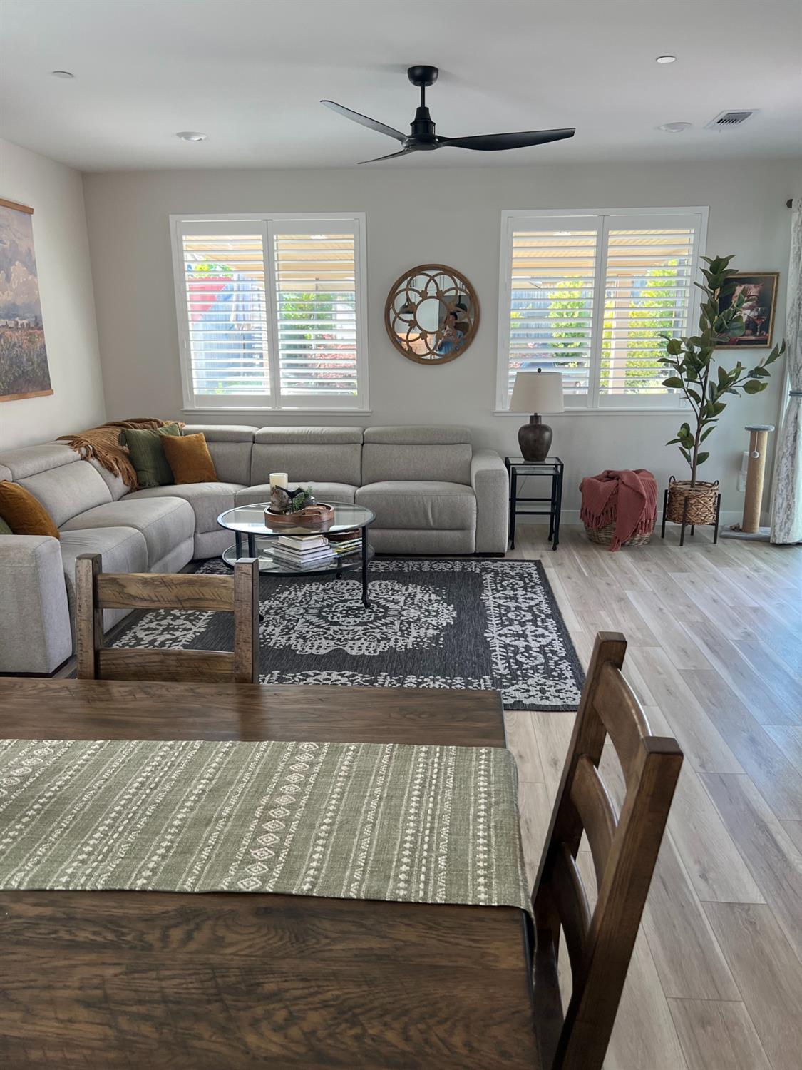 720 Riley Way Lincoln, CA 95648 - Photo 15 of 35 a living room with furniture and a window