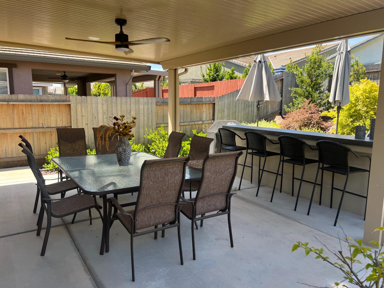 720 Riley Way Lincoln, CA 95648 - Photo 3 of 35 a outdoor dining space with furniture and outdoor view